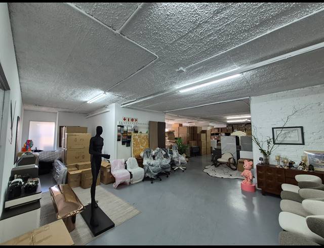255M² OFFICE TO LET IN KRAMERVILLE